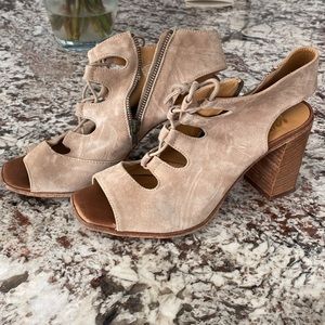 Beige suade platform sandal